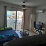 Large Apt 2 Bedrooms Sea View & 2 Balconies