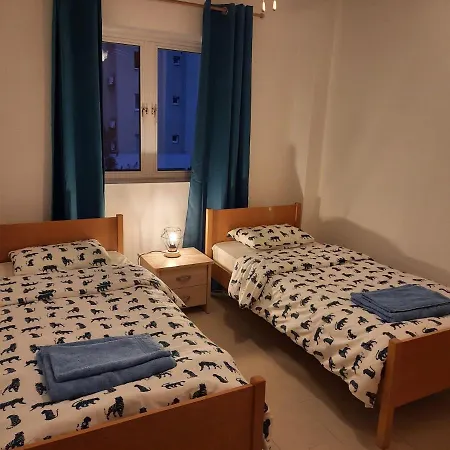 Large Apt 2 Bedrooms Sea View & 2 Balconies Larnaca