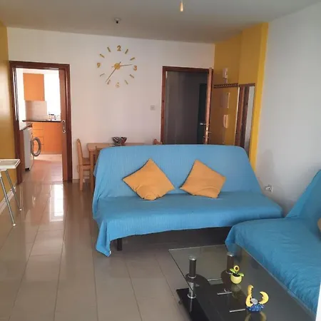 Large Apt 2 Bedrooms Sea View & 2 Balconies 拉纳卡