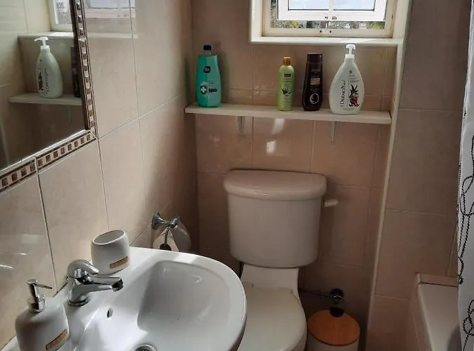 Large Apt 2 Bedrooms Sea View & 2 Balconies Διαμέρισμα Λάρνακα