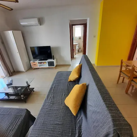 Large Apt 2 Bedrooms Sea View & 2 Balconies Apartment