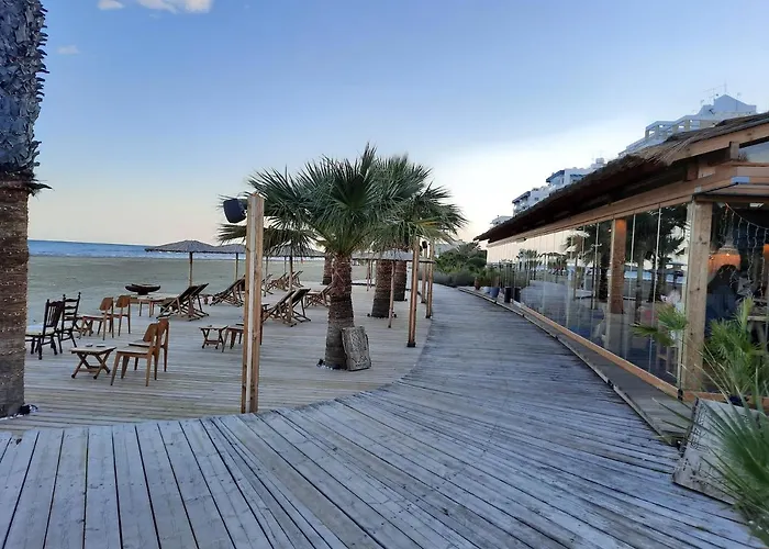 Large Apt 2 Bedrooms Sea View & 2 Balconies Apartament *