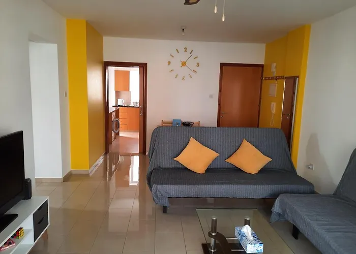 Large Apt 2 Bedrooms Sea View & 2 Balconies Apartmán