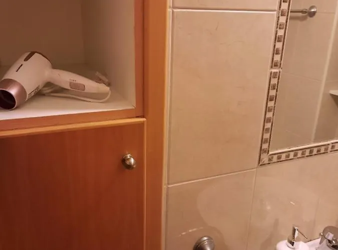 Апартаменты Large Apt 2 Bedrooms Sea View & 2 Balconies Ларнака